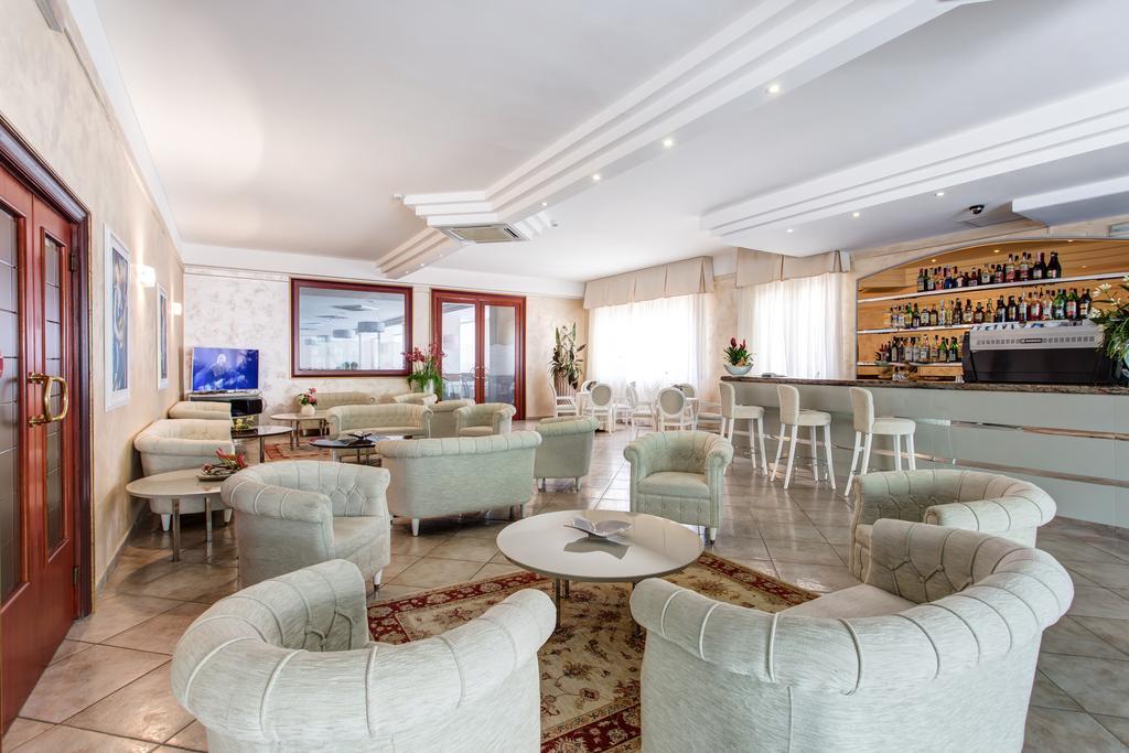Hotel Continental Gatteo a Mare Εξωτερικό φωτογραφία