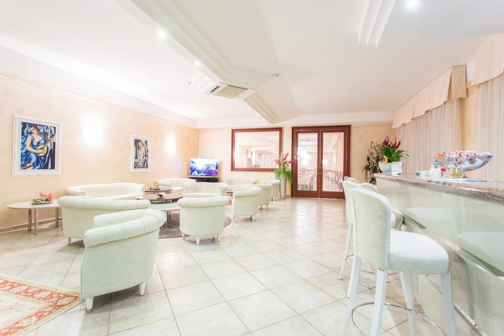 Hotel Continental Gatteo a Mare Εξωτερικό φωτογραφία
