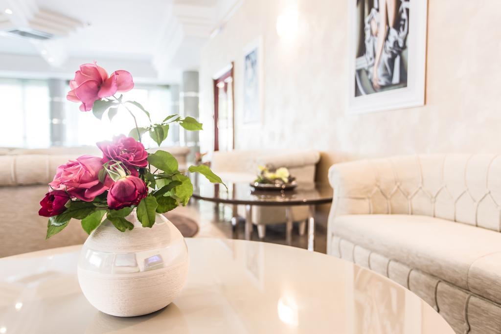 Hotel Continental Gatteo a Mare Εξωτερικό φωτογραφία